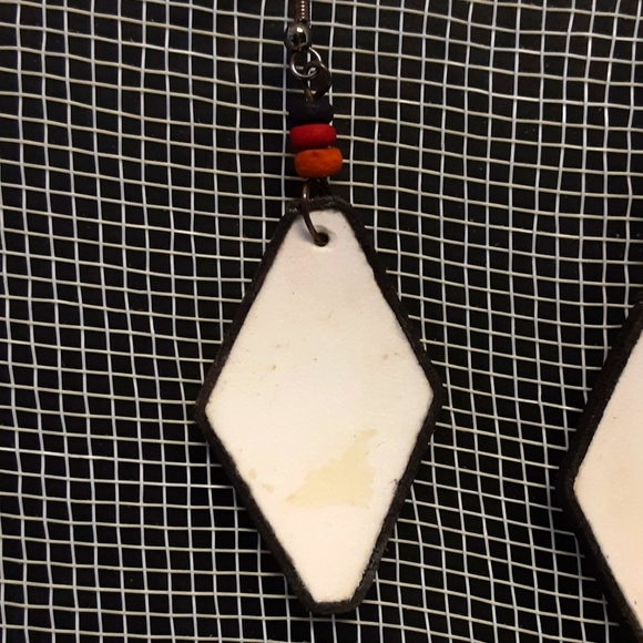 Vintage Earrings Tribal Design - Picture 6 of 8